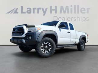 Used 2016 Toyota Tacoma SR image 1
