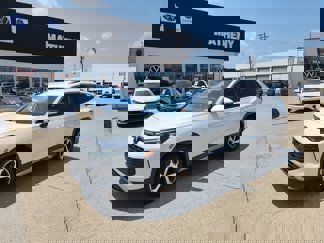 New 2025 Volkswagen Tiguan SE image 1