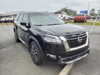 Used 2022 Nissan Pathfinder Platinum w/ Cargo Package image 1