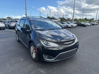 Used 2019 Chrysler Pacifica Touring-L image 1