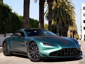 Used 2022 Aston Martin V8 Vantage Coupe image 1