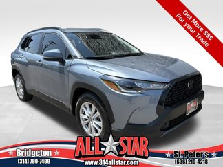 Used 2023 Toyota Corolla Cross LE image 1