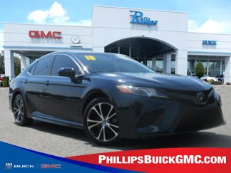 Used 2018 Toyota Camry SE image 1