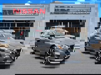 Used 2022 Nissan Altima 2.5 SR image 1