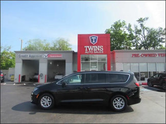 Used 2022 Chrysler Voyager LX image 1