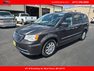 Used 2016 Chrysler Town & Country Touring w/ Driver Convenience Group image 1