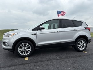 Used 2019 Ford Escape SE image 1