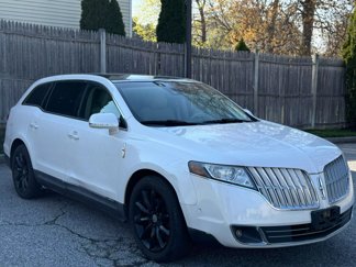 Used 2010 Lincoln MKT AWD image 1