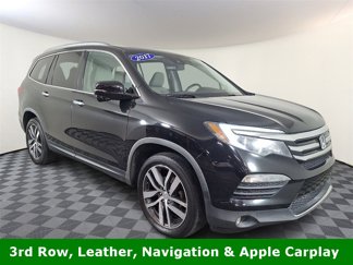 Used 2017 Honda Pilot Touring image 1
