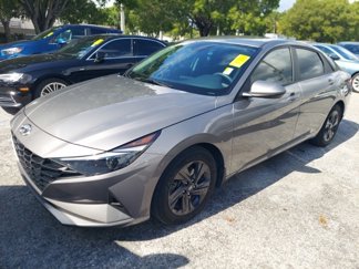 Used 2023 Hyundai Elantra SEL image 1