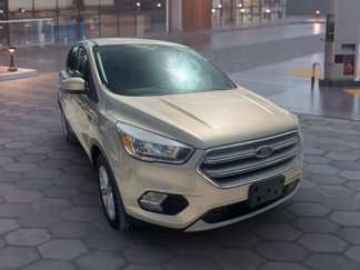 Used 2017 Ford Escape SE w/ SE Cold Weather Package image 1