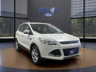 Used 2016 Ford Escape Titanium image 1