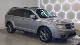 Used 2019 Dodge Journey SE image 1