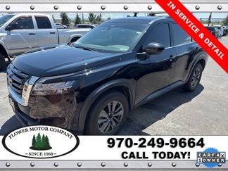 Used 2022 Nissan Pathfinder SV image 1
