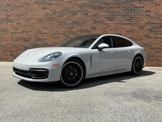 Used 2022 Porsche Panamera 4 image 1
