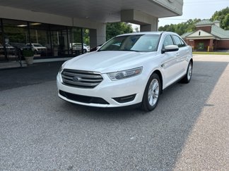 Used 2018 Ford Taurus SEL image 1