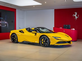 Used 2024 Ferrari SF90 Spider image 1