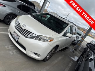 Used 2017 Toyota Sienna Limited image 1