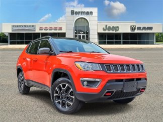 Used 2019 Jeep Compass Trailhawk w/ Cold Weather Group image 1