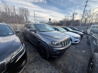 Used 2018 Jeep Grand Cherokee Altitude image 1
