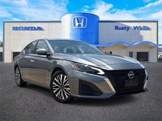 Used 2023 Nissan Altima 2.5 SV image 1