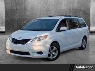 Used 2012 Toyota Sienna LE image 1