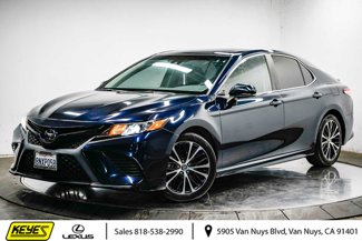Used 2020 Toyota Camry SE image 1