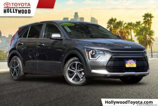 Used 2023 Kia Niro LX image 1