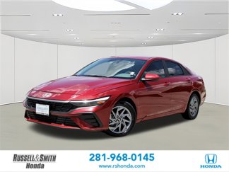 Used 2024 Hyundai Elantra SEL image 1