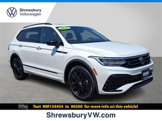 Used 2022 Volkswagen Tiguan SE R-Line image 1