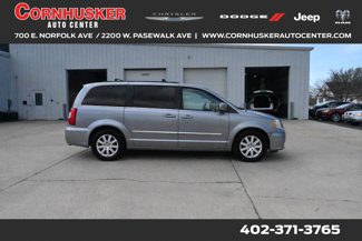 Used 2014 Chrysler Town & Country Touring image 1