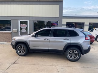 Used 2019 Jeep Cherokee Trailhawk image 1