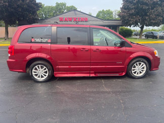 Used 2015 Dodge Grand Caravan SE image 1