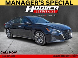 Used 2023 Nissan Altima 2.5 SV image 1