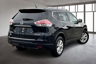 Used 2016 Nissan Rogue SV image 1
