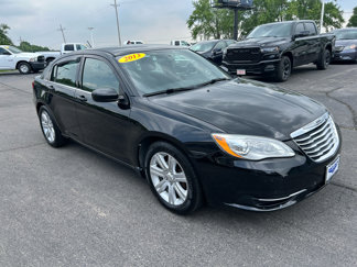 Used 2013 Chrysler 200 LX image 1
