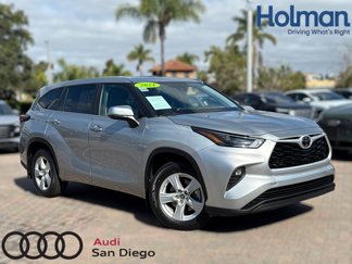 Used 2024 Toyota Highlander LE image 1