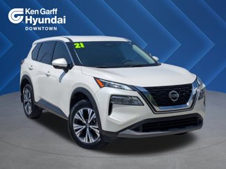 Used 2021 Nissan Rogue SV image 1