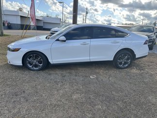 Used 2023 Honda Accord EX image 1