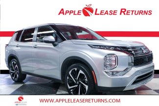 Used 2024 Mitsubishi Outlander SE image 1