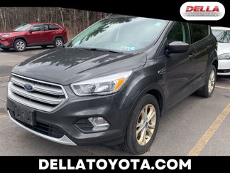 Used 2018 Ford Escape SE w/ SE Sync 3 Package image 1