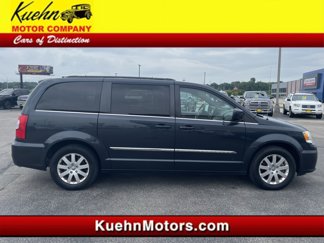 Used 2014 Chrysler Town & Country Touring image 1