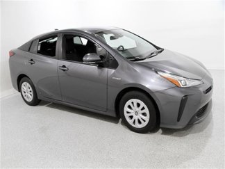 Used 2019 Toyota Prius LE image 1