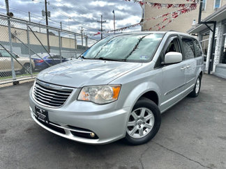 Used 2011 Chrysler Town & Country Touring w/ Entertainment Group #1 image 1