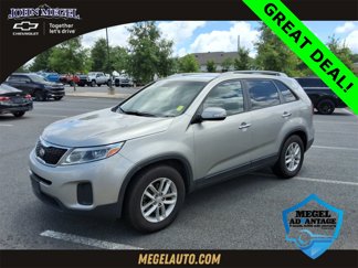 Used 2015 Kia Sorento LX image 1