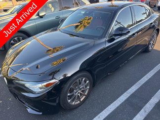 Used 2020 Alfa Romeo Giulia image 1
