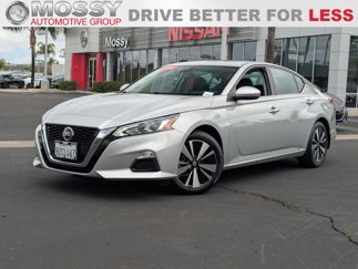 Used 2021 Nissan Altima 2.5 SV w/ SV Premium Package image 1