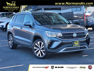 Used 2024 Volkswagen Taos SE image 1