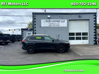 Used 2016 Jeep Cherokee Latitude w/ Cold Weather Group image 1
