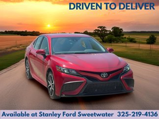 Used 2024 Toyota Camry SE image 1